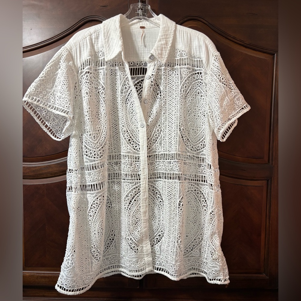 Free People - White perforated swimsuit cover-up| Size: L | Color: White